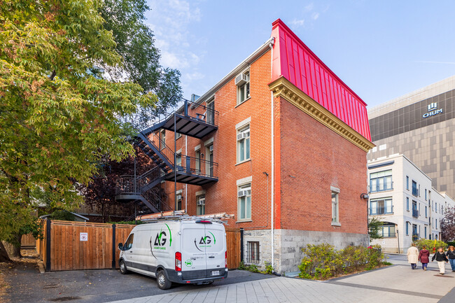 1050-1054 De L'hôtel-De-Ville Av in Montréal, QC - Building Photo - Building Photo