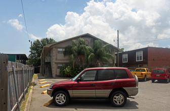 2201 Cleary Ave in Metairie, LA - Building Photo - Building Photo