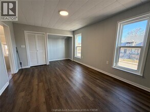 252 Queen St in Chatham, ON - Building Photo - Building Photo