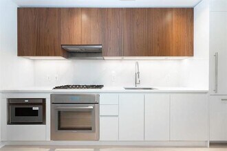 1000 Maxwell Ln in Hoboken, NJ - Building Photo - Building Photo