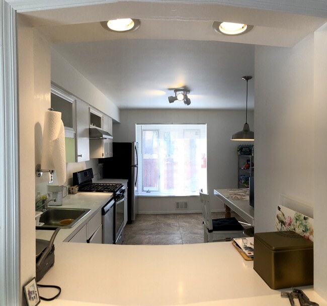 30 Phelps Ave in New Brunswick, NJ - Building Photo - Building Photo