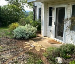 110 Horizon Meadows Rd in Alexander, NC - Building Photo