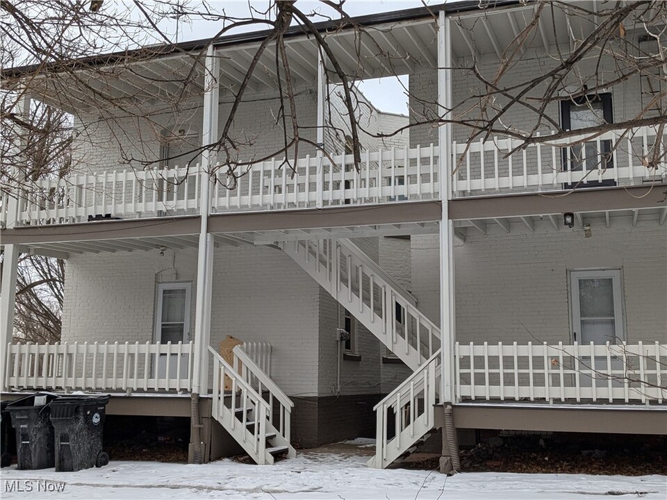 1463 W 84th St in Cleveland, OH - Building Photo