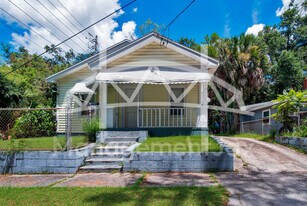 1671 W 35th St in Jacksonville, FL - Building Photo