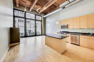 2303 S Michigan Ave in Chicago, IL - Building Photo - Building Photo
