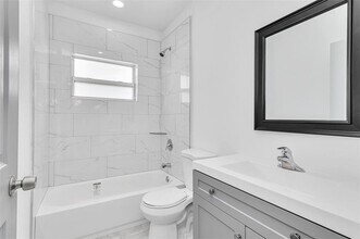 2360 NW 14th St in Fort Lauderdale, FL - Building Photo - Building Photo