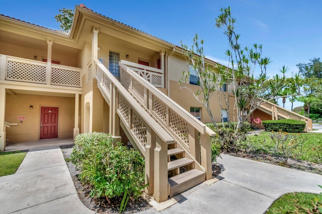 4847 Via Palm Lakes in West Palm Beach, FL - Building Photo