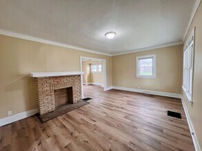 2117 Clinton St in Toledo, OH - Building Photo - Building Photo