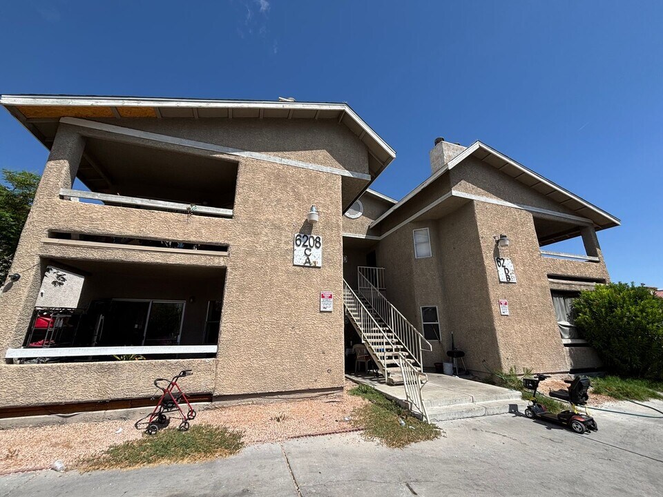 6208 Yerba Ln in Las Vegas, NV - Building Photo