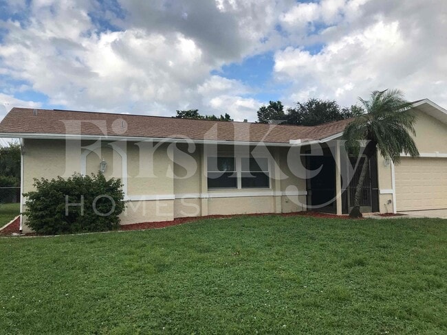 241 SW 32nd Terrace in Cape Coral, FL - Building Photo - Building Photo
