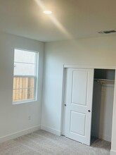 2710 Old Larks Ln in Tracy, CA - Building Photo - Building Photo