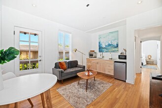 36 Phoenetia Ave in Coral Gables, FL - Building Photo - Building Photo