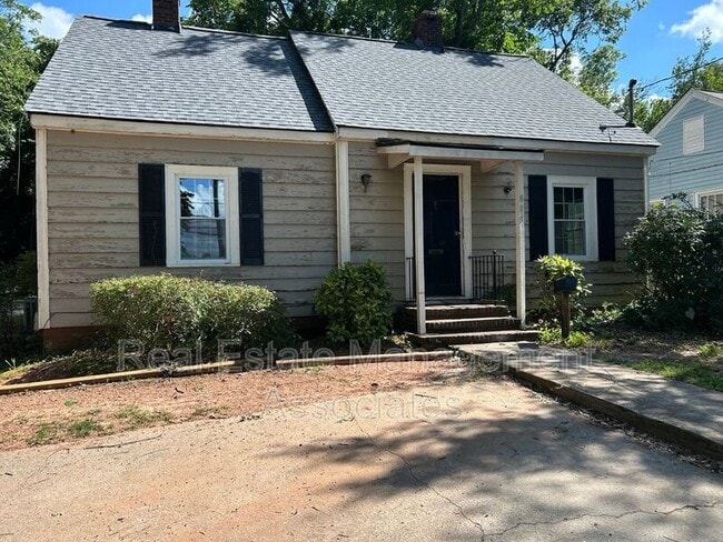 property at 804 W Poplar St