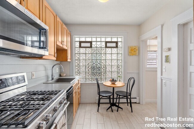 75 Brook St, Unit 1
