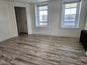 500 Radcliffe St, Unit 1 in Bristol, PA - Building Photo - Building Photo