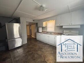 2280 Oak Level Rd in Bassett, VA - Building Photo - Building Photo