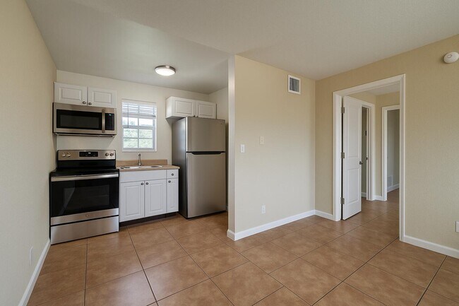 1671 NE 33rd St-Unit -9 in Pompano Beach, FL - Building Photo - Building Photo