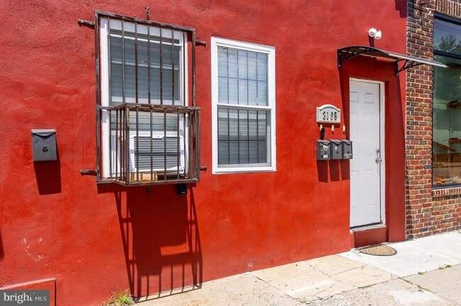 2103 E Chelten Ave in Philadelphia, PA - Building Photo - Building Photo