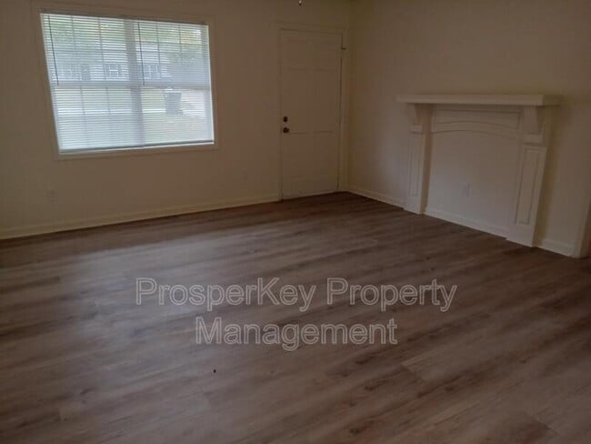 10 Hidden Valley Ct in Phenix City, AL - Building Photo - Building Photo