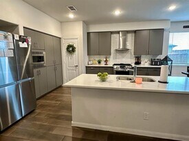 804 Saratoga Rd in Krugerville, TX - Building Photo