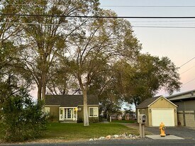 2165 Westshore Dr NE in Moses Lake, WA - Building Photo