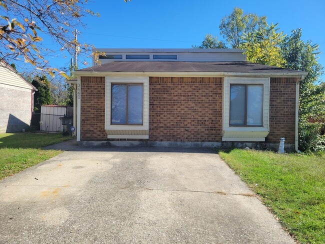 property at 3441 Royal Wood Rd