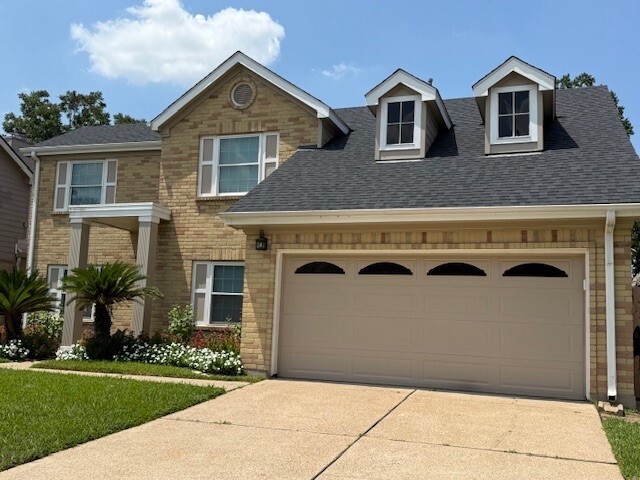 1018 Wentworth Dr in Pearland, TX - Building Photo - Building Photo