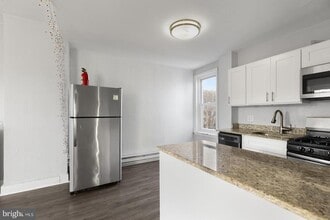 1735 W Oxford St in Philadelphia, PA - Building Photo - Building Photo