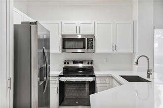 12200 SW 6th St in Pembroke Pines, FL - Building Photo - Building Photo