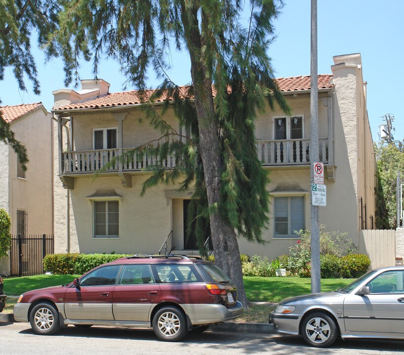 129 N Swall Dr in Los Angeles, CA - Building Photo