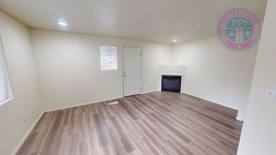 2404 SE 113th Ave in Portland, OR - Building Photo - Building Photo