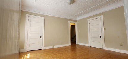 22 Phillips St, Unit 4 in Greenfield, MA - Foto de edificio - Building Photo