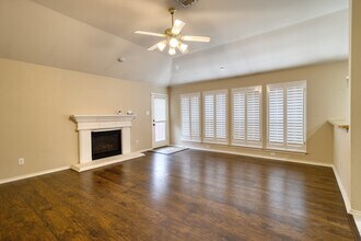 8755 Sunset Trace Dr in Fort Worth, TX - Building Photo - Building Photo