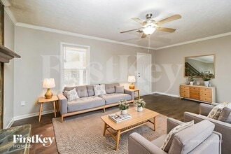 388 Scenic Ln in Auburn, GA - Foto de edificio - Building Photo