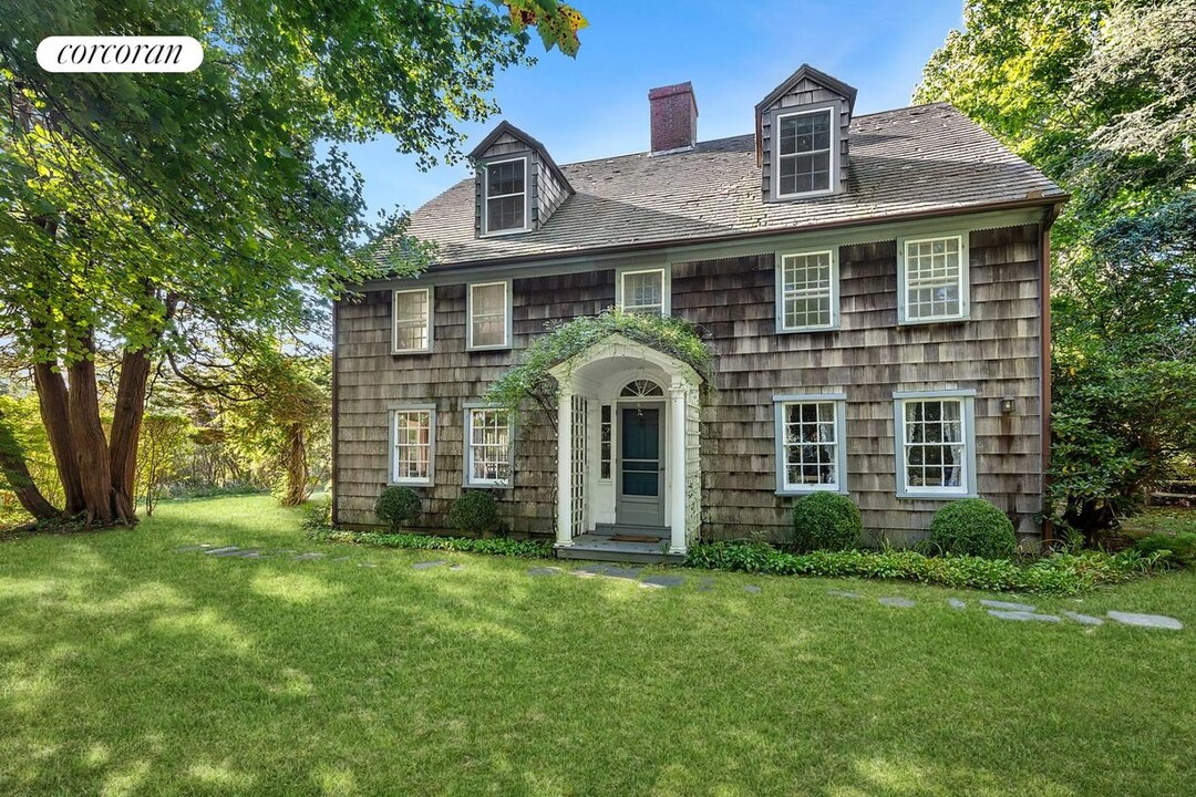 560 Bridge Ln in Sagaponack, NY - Foto de edificio