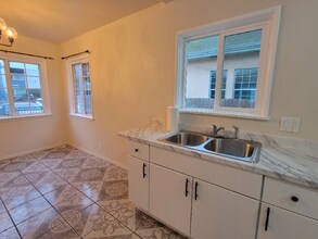 1881 Harbor Ave in Long Beach, CA - Building Photo - Building Photo