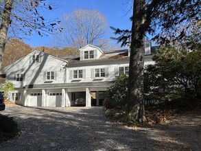 89 Florida Hill Rd, Unit LW in Ridgefield, CT - Building Photo - Building Photo