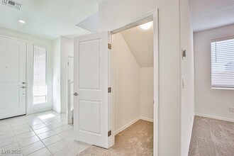 7412 Legacy Pt St in Las Vegas, NV - Building Photo - Building Photo
