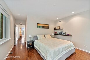 23 N Racine Ave, Unit 434 in Chicago, IL - Building Photo