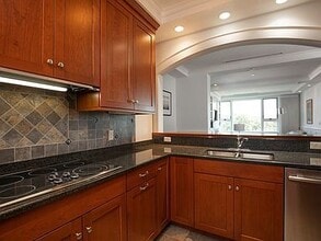 1 Harbour Pl in Portsmouth, NH - Building Photo - Building Photo