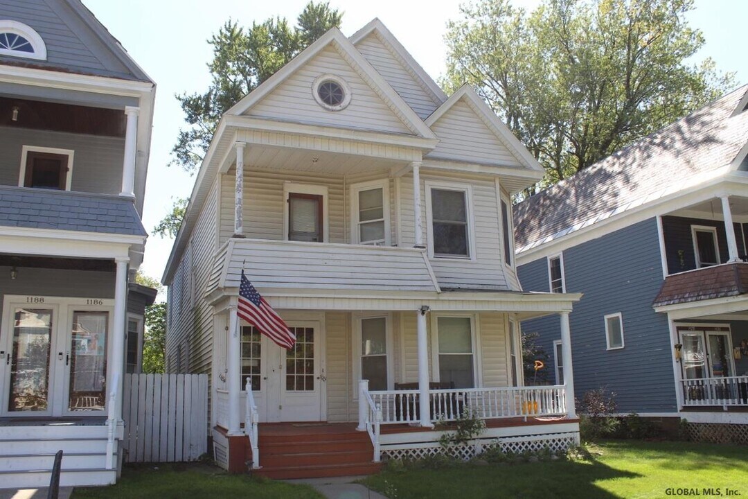 1182 Glenwood Blvd in Schenectady, NY - Building Photo