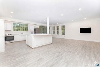 235 White Deer Rocks Rd in Woodbury, CT - Building Photo - Building Photo