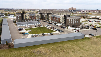 Boulevard Square 2 in West Fargo, ND - Foto de edificio - Building Photo