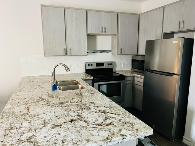 Lakeview Apartments Lakeview Apartments in Laredo, TX - Building Photo - Building Photo