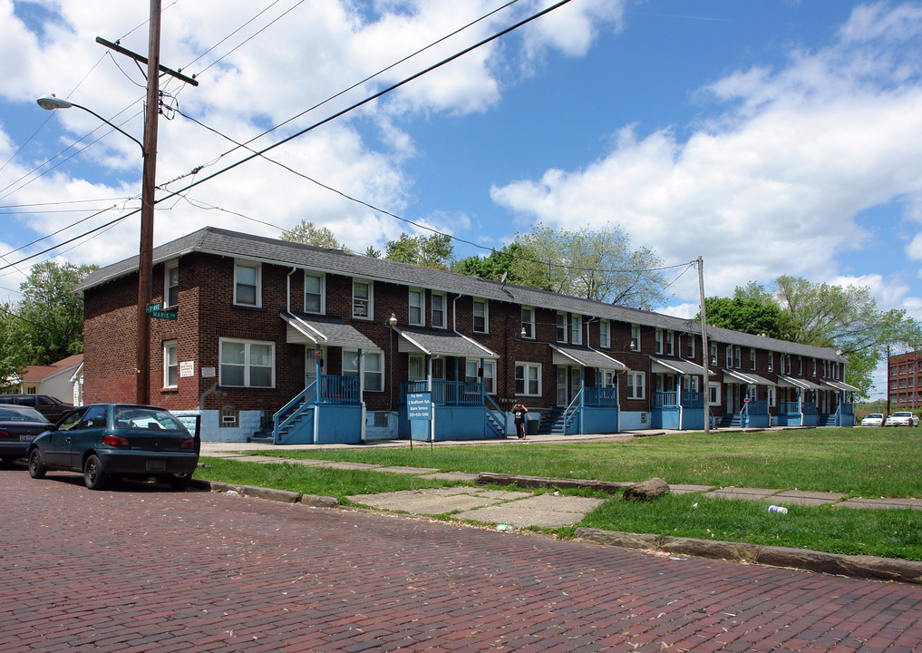 214 Marie Ter in Akron, OH - Building Photo