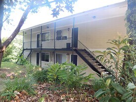 448 Belmont Rd in Tallahassee, FL - Building Photo
