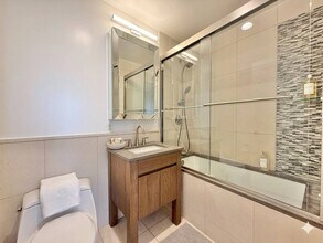 350 W 42nd St in New York, NY - Building Photo - Building Photo