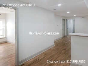 959 Woods Ave-Unit -A in Fort Worth, TX - Building Photo - Building Photo