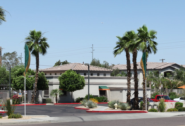 Deer Valley Regency in Phoenix, AZ - Foto de edificio - Building Photo