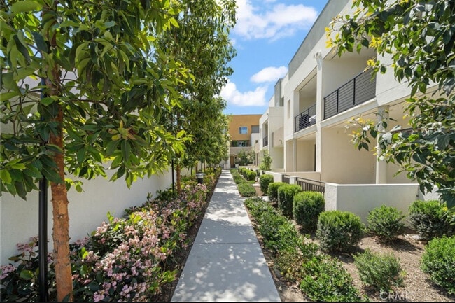 22 E Sunset St in Long Beach, CA - Building Photo - Building Photo